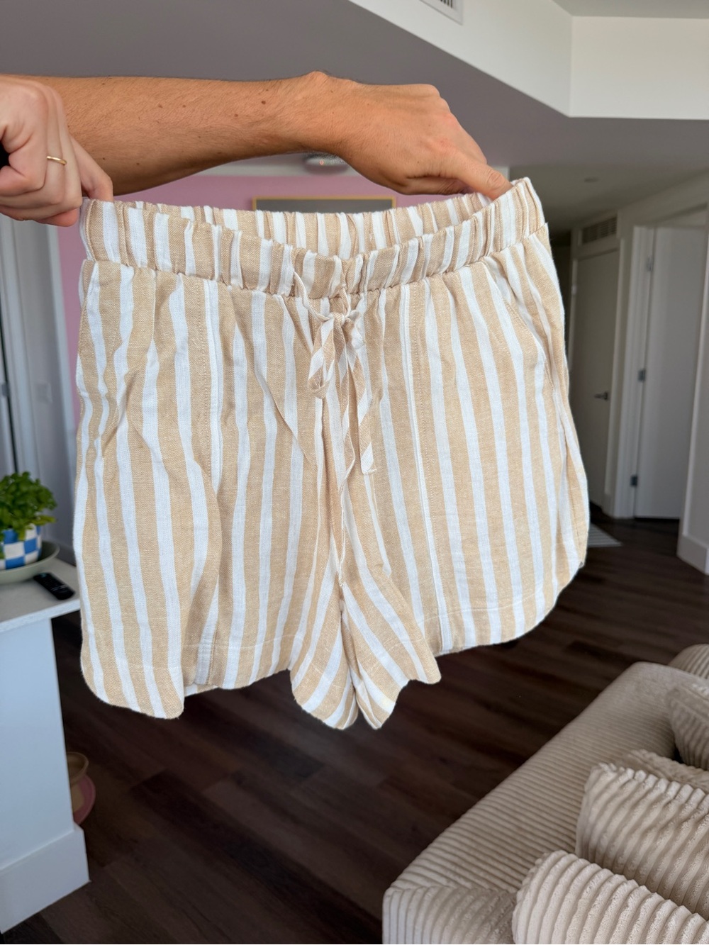 Universal Thread Beige and White Striped Shorts Set - Picture 3 of 3